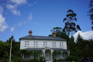What Makes Dutch Colonial Revival Homes Unique Architecture History Plans